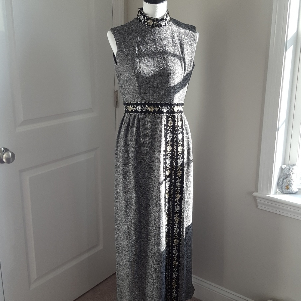 Vintage metallic gown ☄